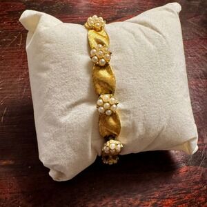 Vintage Trifari Alfred Philippe Pearl Gold Ribbon  Bracelet Birthdat 1950s‎